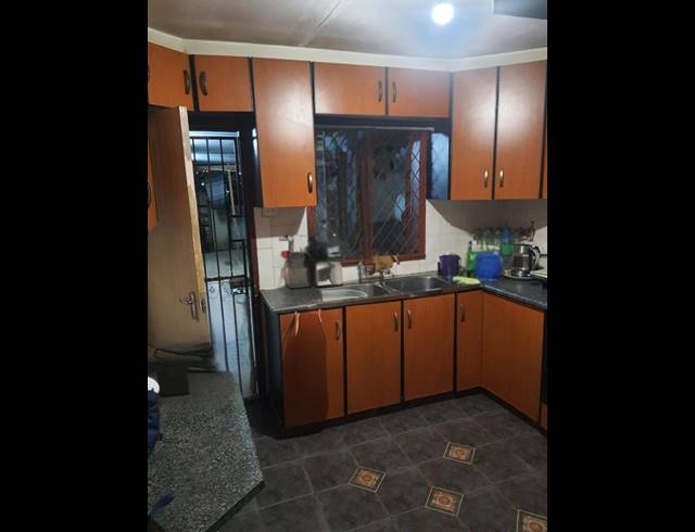 2 BEDROOM HOUSE FOR SALE IN TRENANCE MANOR